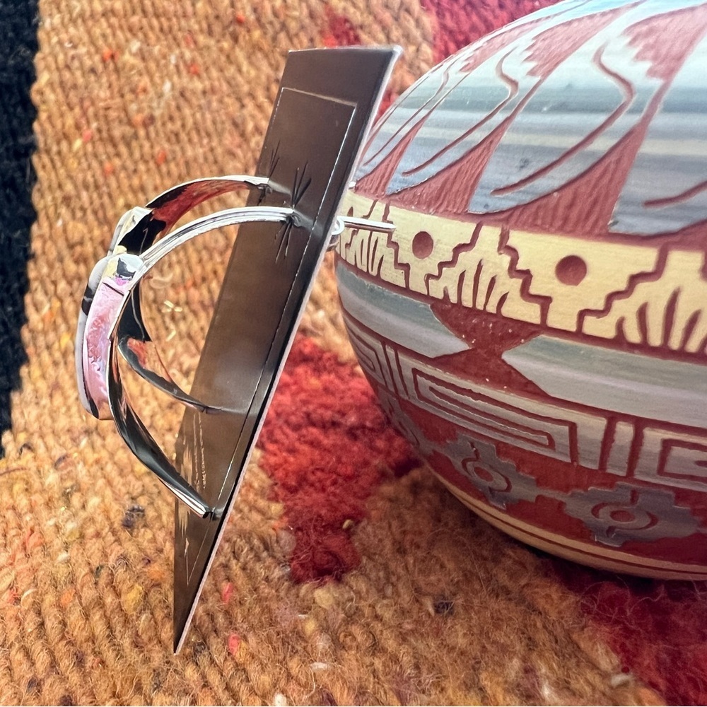 ❤️ Native Signed “Allen Barney” White Buffalo Feather Half Hoop 925 Earrings - Picture 4 of 10